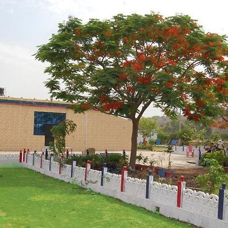 Hotel Sambodhi Bhopal Eksteriør billede