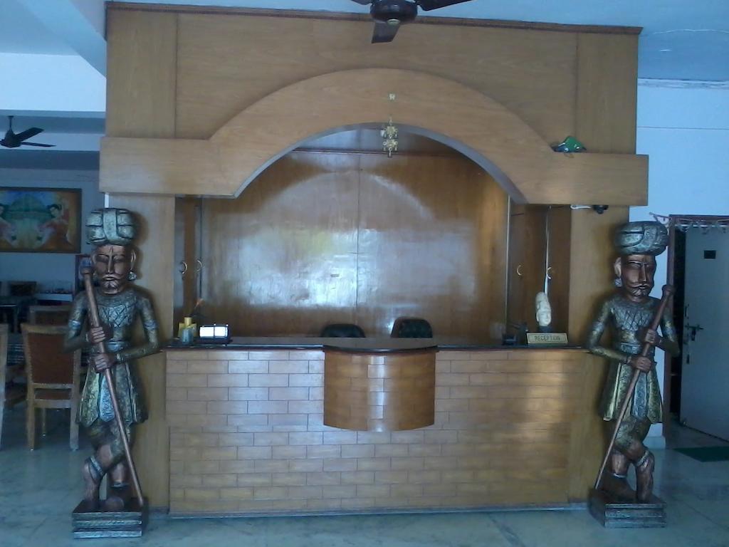 Hotel Sambodhi Bhopal Eksteriør billede