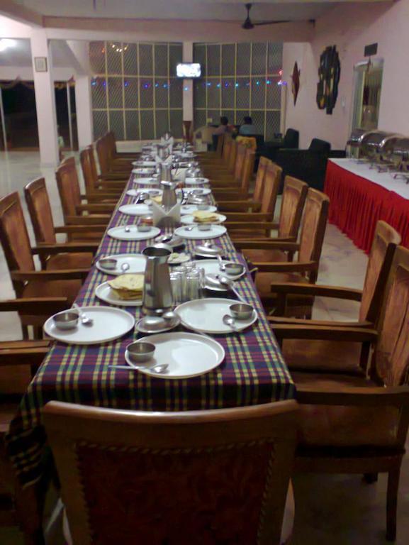 Hotel Sambodhi Bhopal Eksteriør billede