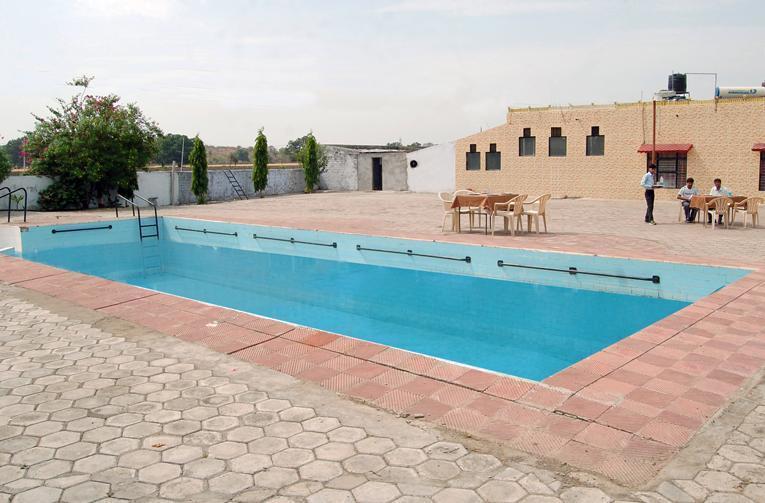 Hotel Sambodhi Bhopal Eksteriør billede