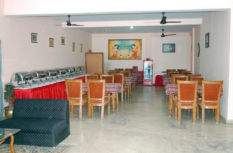 Hotel Sambodhi Bhopal Eksteriør billede